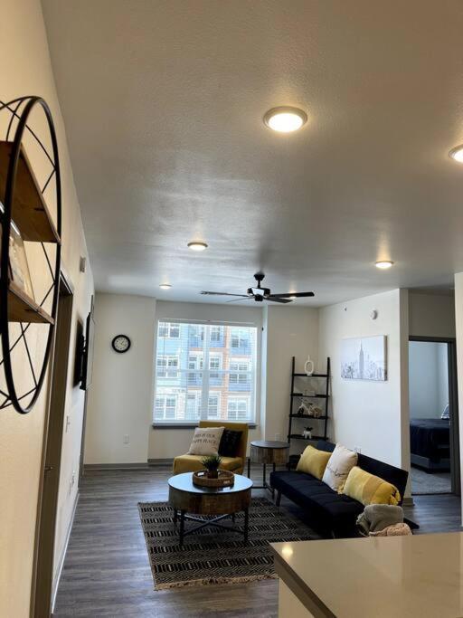 Luxury Apartment Colorado Springs Exterior photo