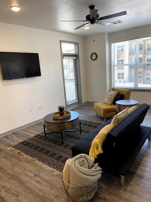 Luxury Apartment Colorado Springs Exterior photo